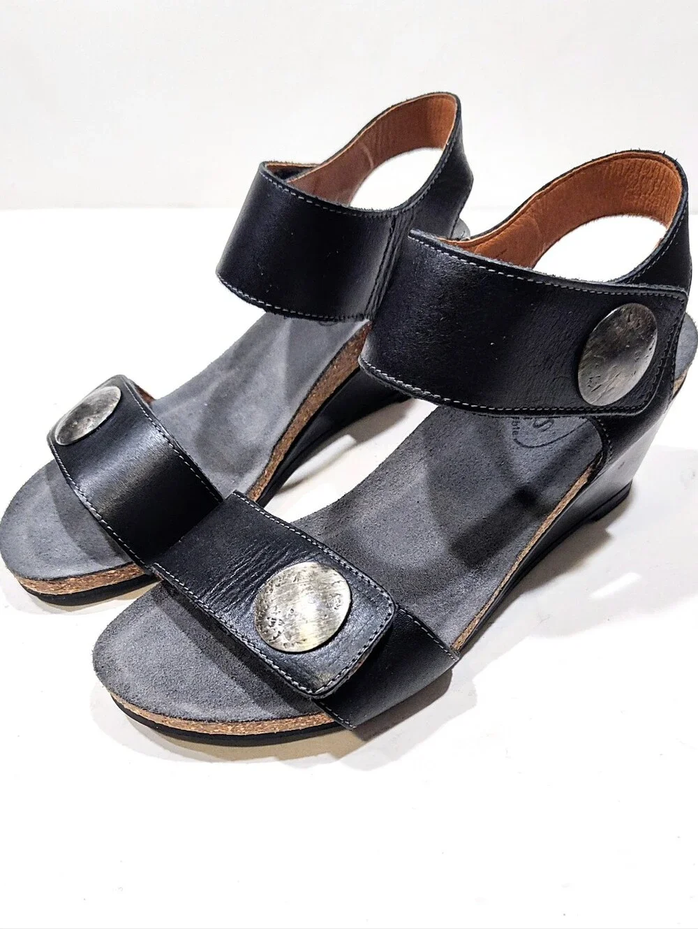 Taos Carousel 2 Black Leather Wedge Strap Sandals Women's Size EU 39 US 8-8.5
